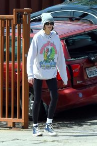 Kaia Gerber - Out on a dog walk in Los Angeles