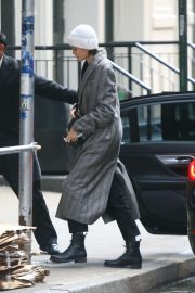 Kaia Gerber - Returns to her apartment in NYC