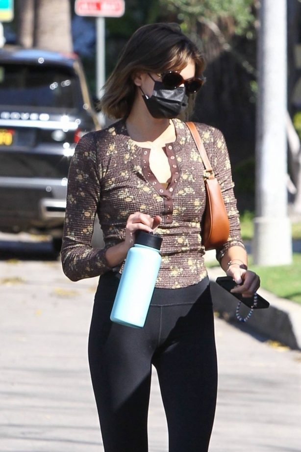 Kaia Gerber - Seen arriving to the gym in Los Angeles