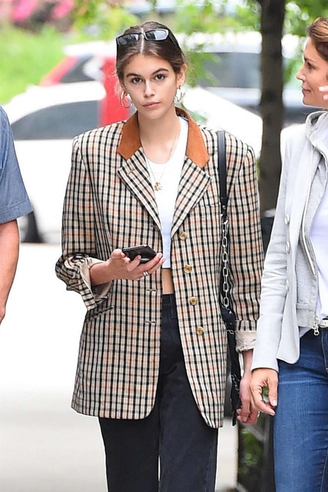 Kaia Gerber - Shopping for a new apartment in New York City