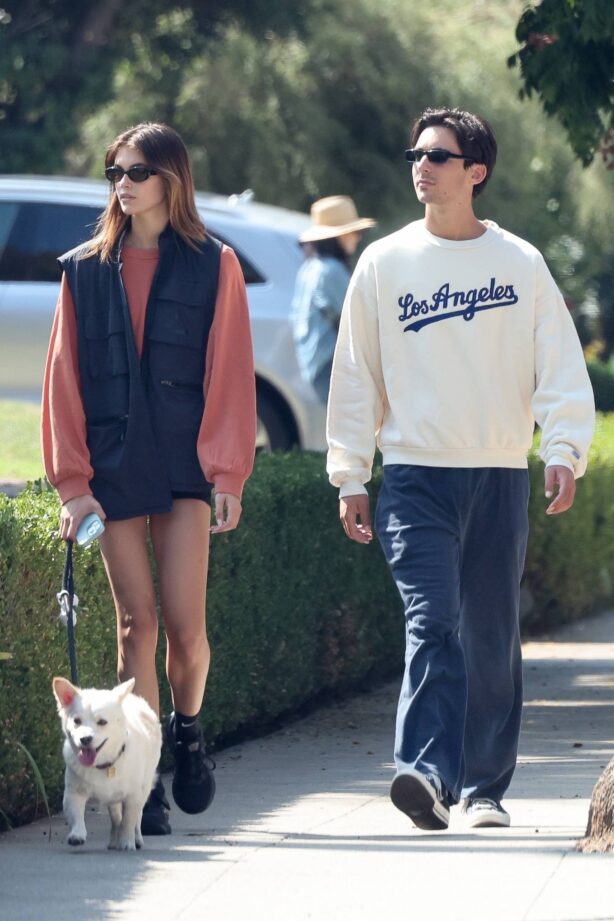 Kaia Gerber - Steps out for a stroll with in Los Feliz