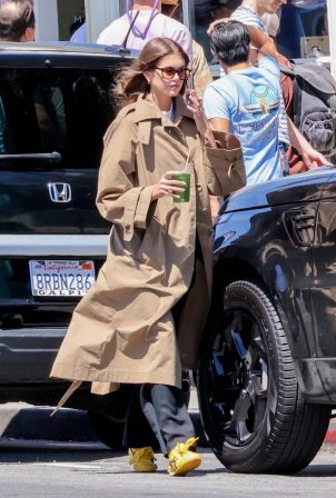 Kaia Gerber - Stopping to get a green juice smoothie in Los Feliz