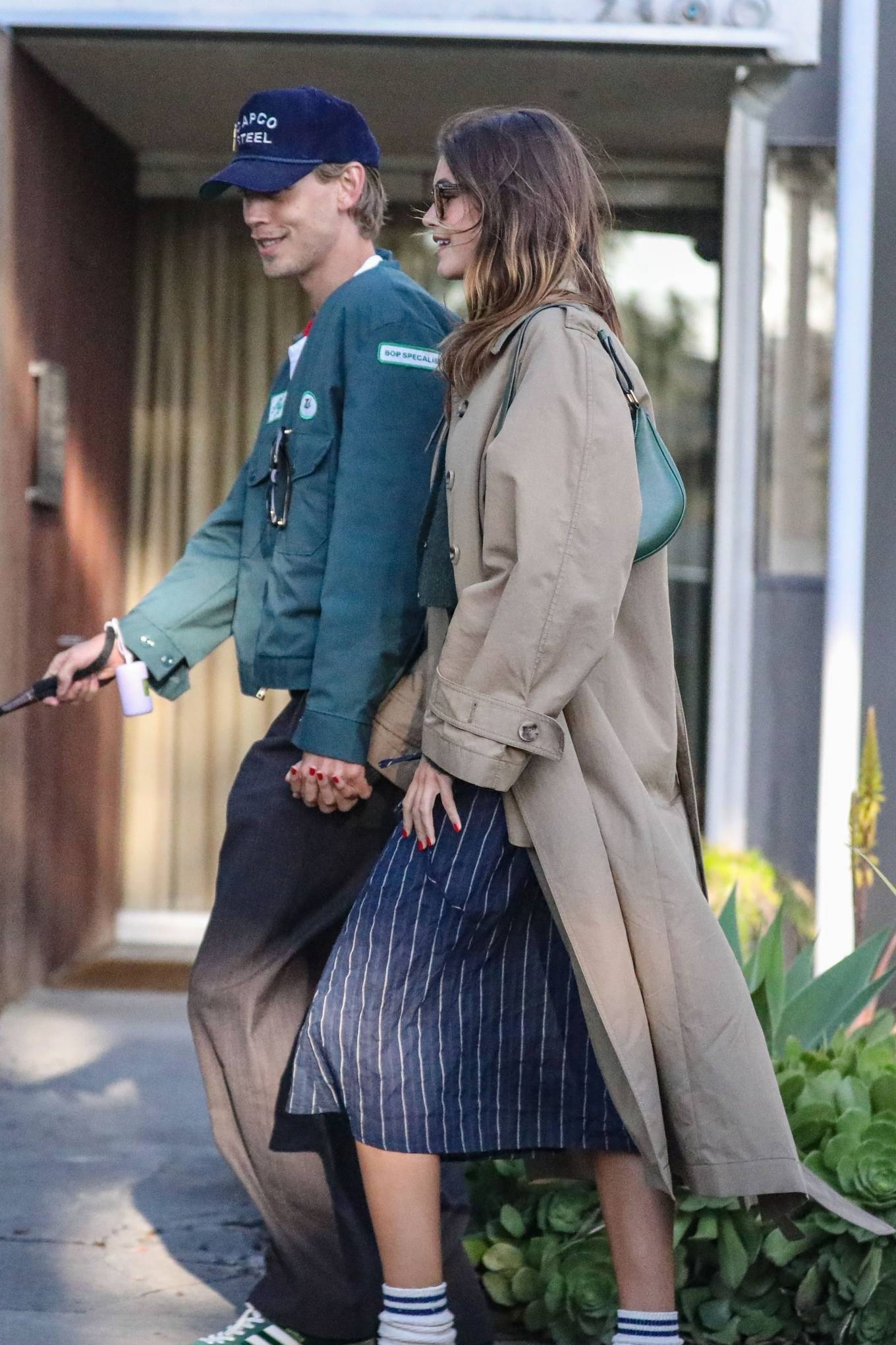 Kaia Gerber 2023 : Kaia Gerber – With Austin Butlerin the park with their dog in Silver Lake-03