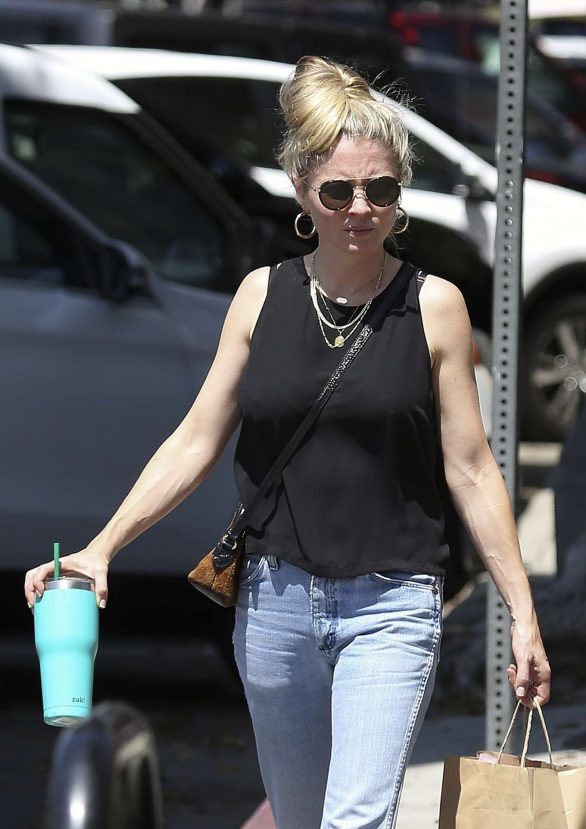 Kaitlin Doubleday - Shopping candids in LA