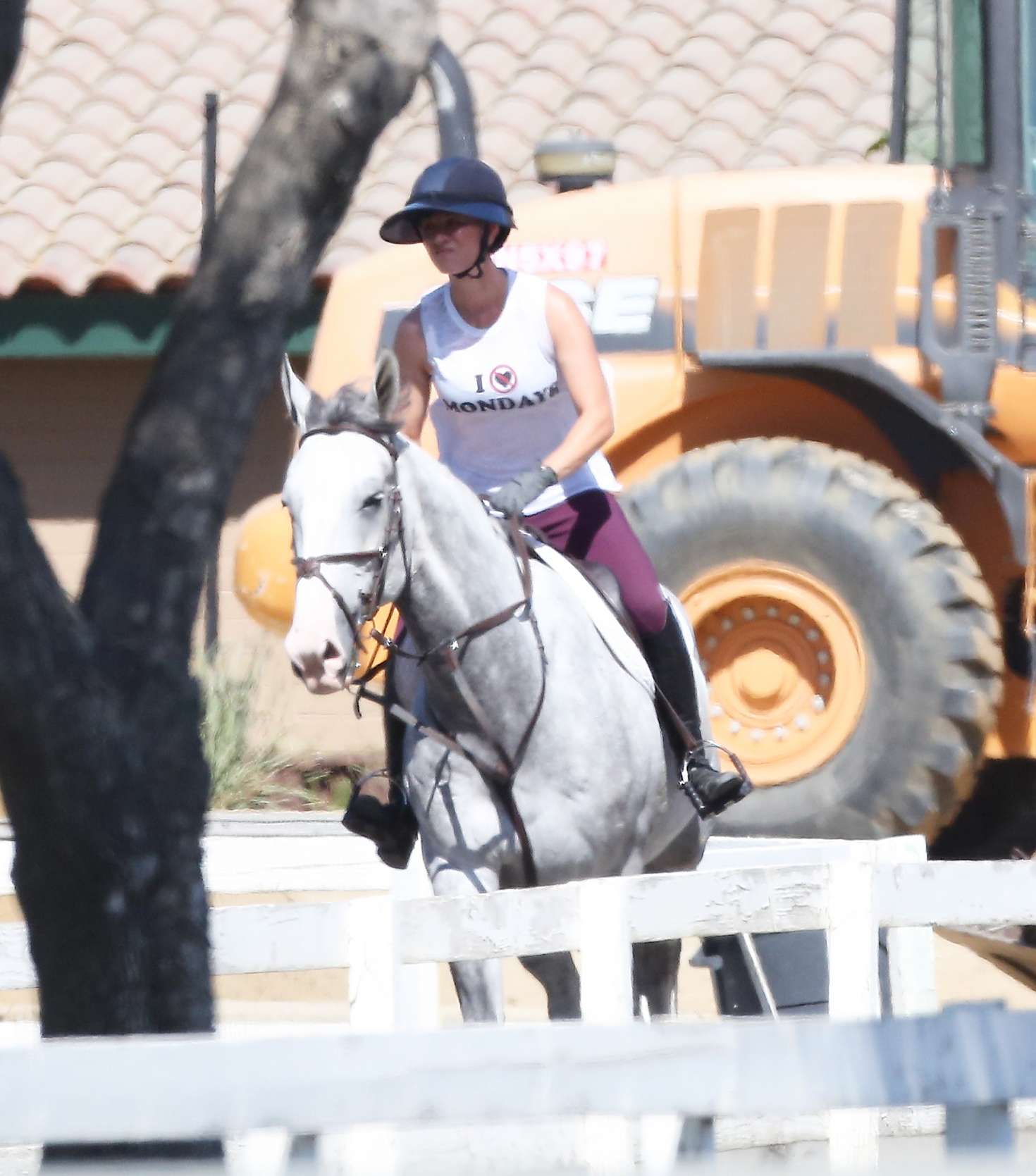 Kaley Cuoco horse riding in Burbank -24 | GotCeleb