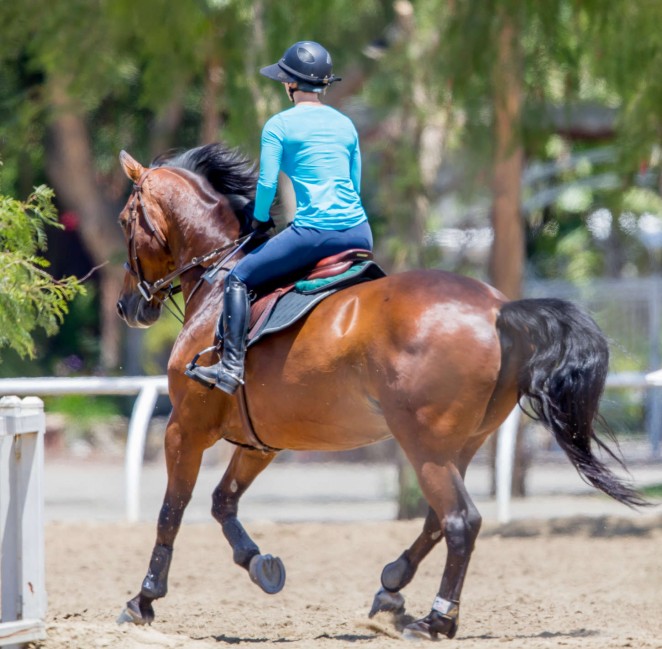 Kaley Cuoco - Horseback Riding in Los Angeles