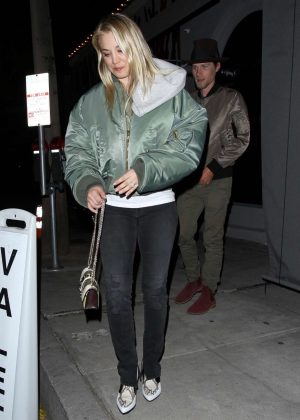 Kaley Cuoco - Leaving Craig's restaurant in West Hollywood