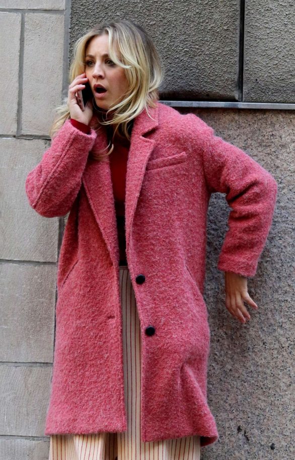 Kaley Cuoco - On the set of 'The Flight Attendant' in NYC