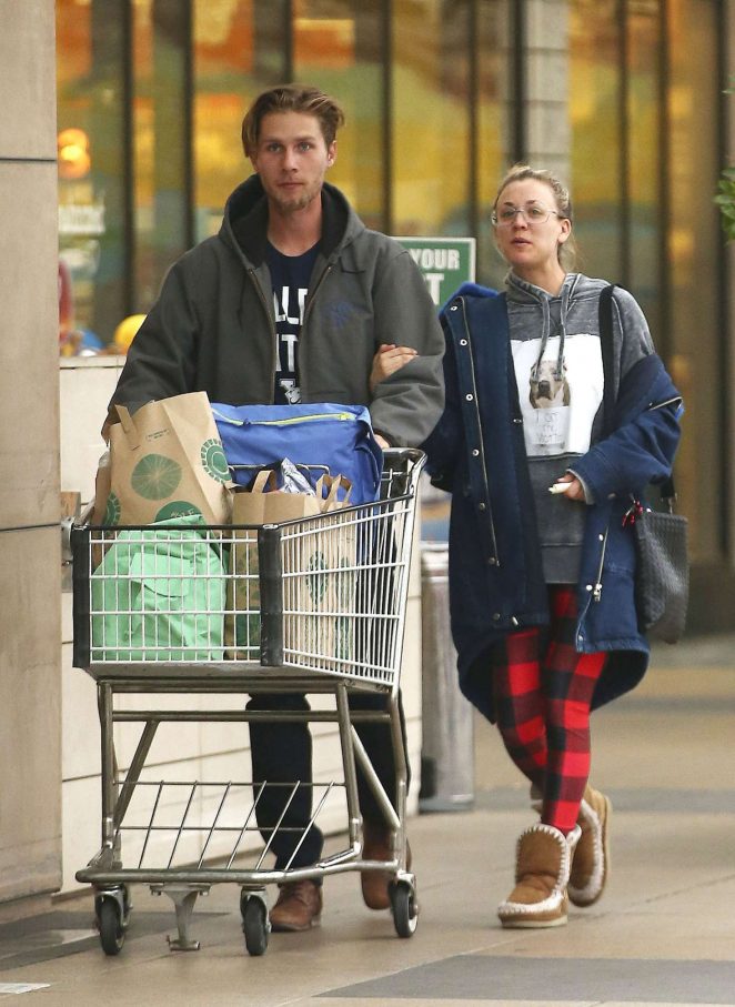 Kaley Cuoco Shopping with her boyfriend Karl Cook in Los Angeles