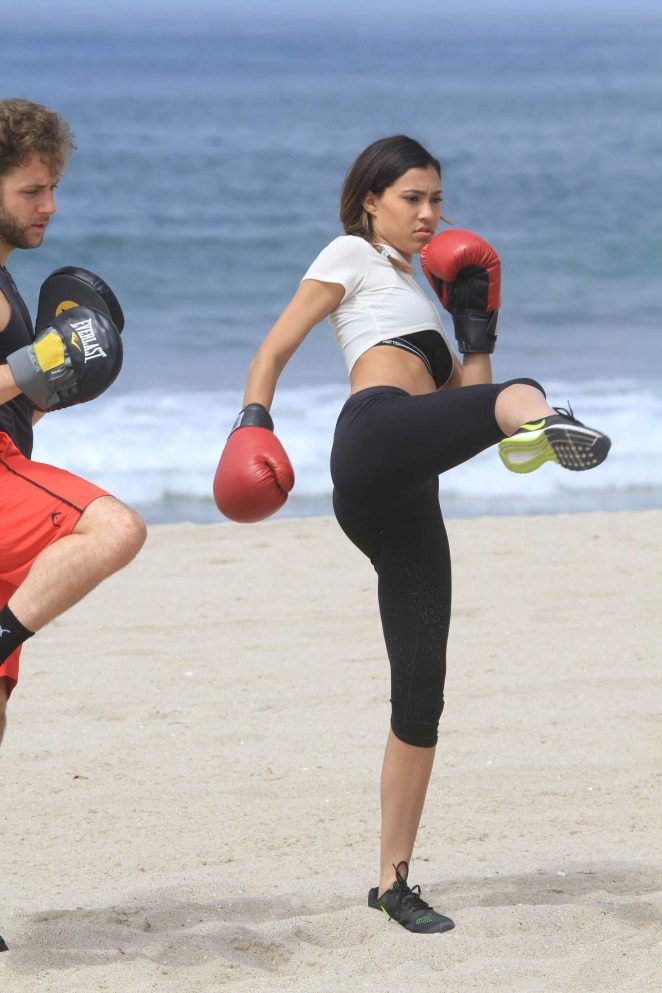 Kara Royster - Boxing with her trainer in Venice Beach