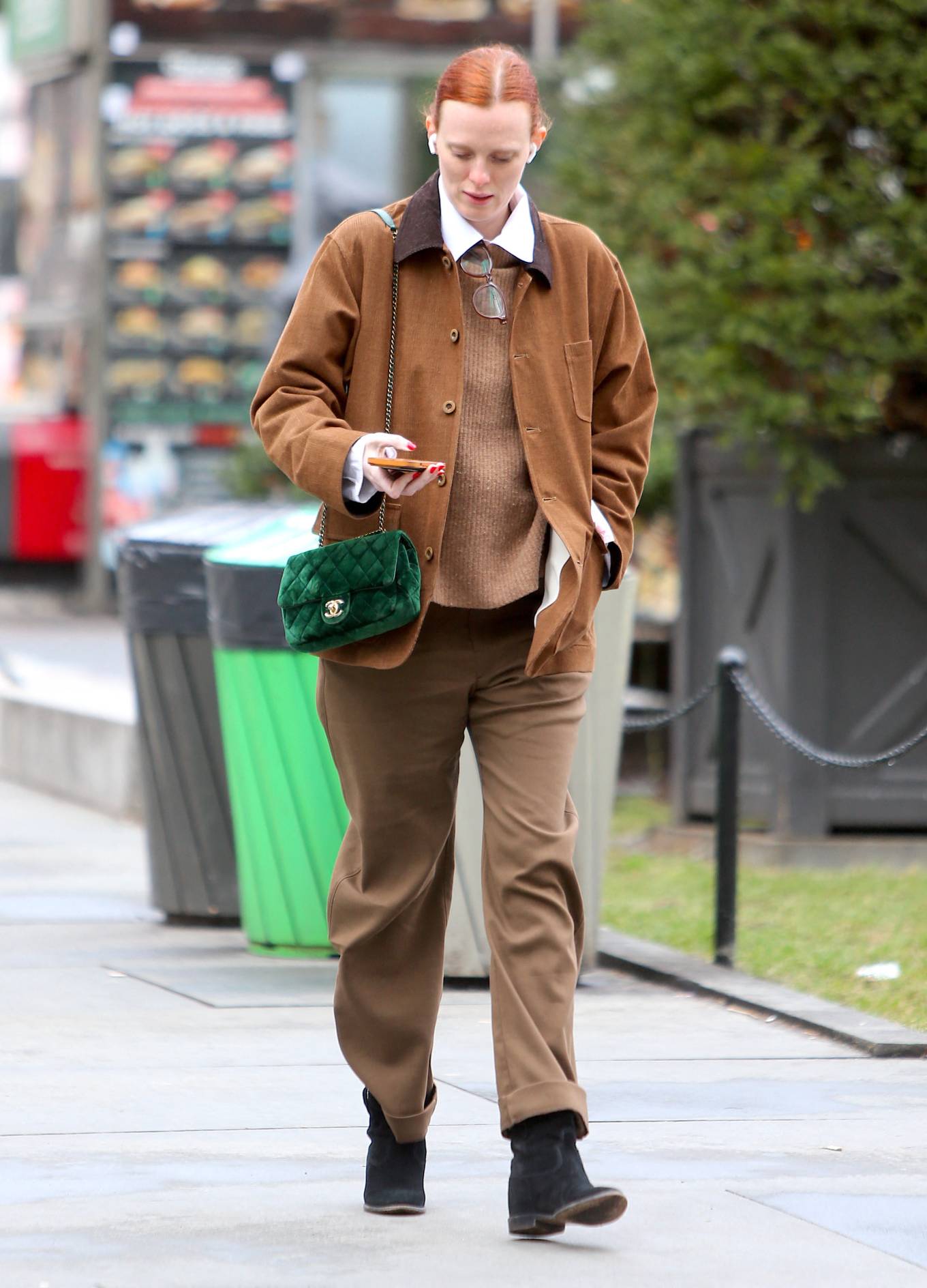 Karen Elson - Spotted on Fifth Avenue in New York