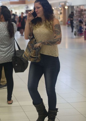 Karise Eden in Jeans at Airport in Sydney