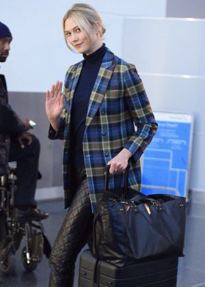 Karlie Kloss - Arrives at JFK airport in NYC