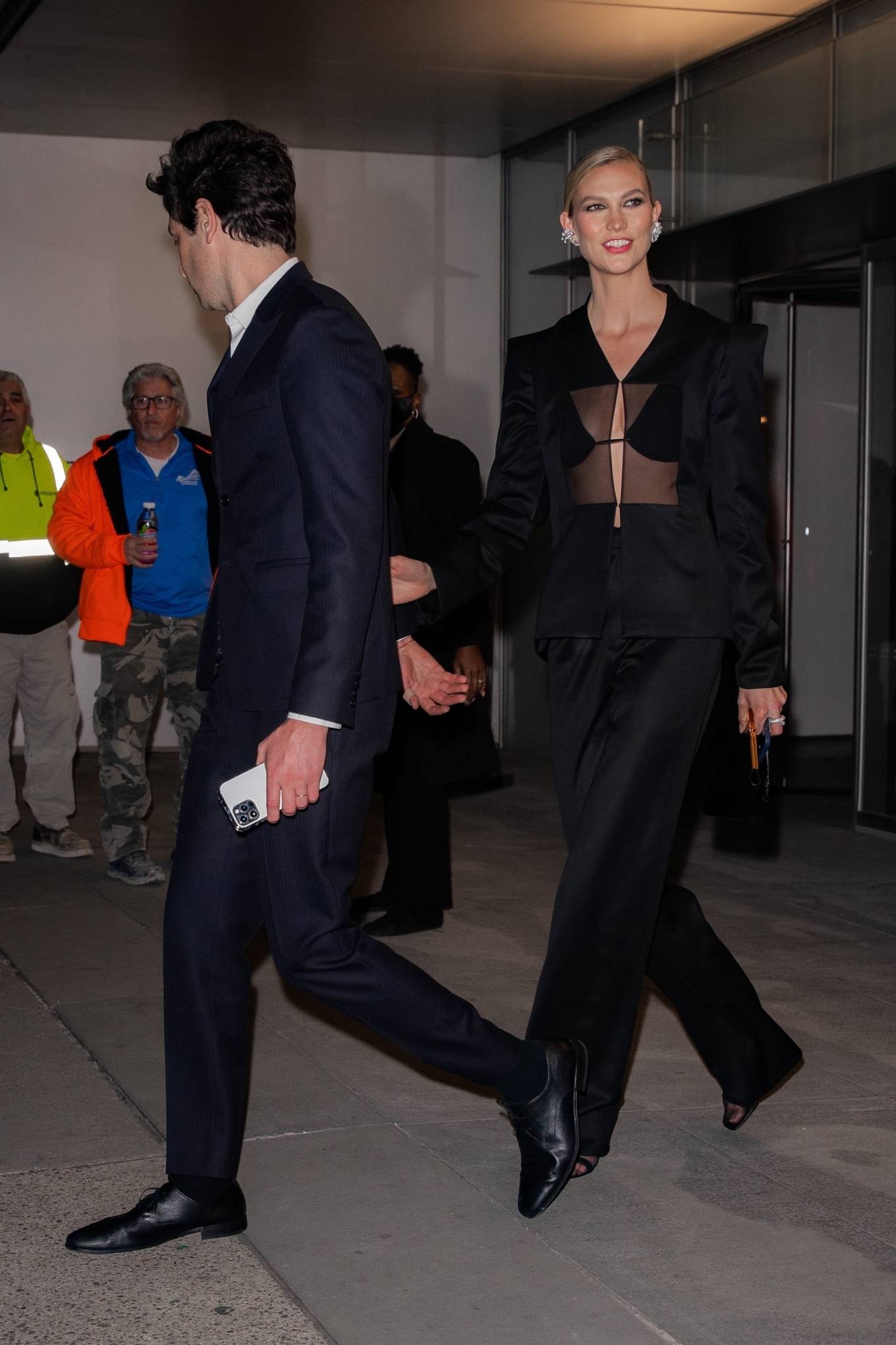 Karlie Kloss 2021 : Karlie Kloss – In a black resemble stepping out in New York City-08