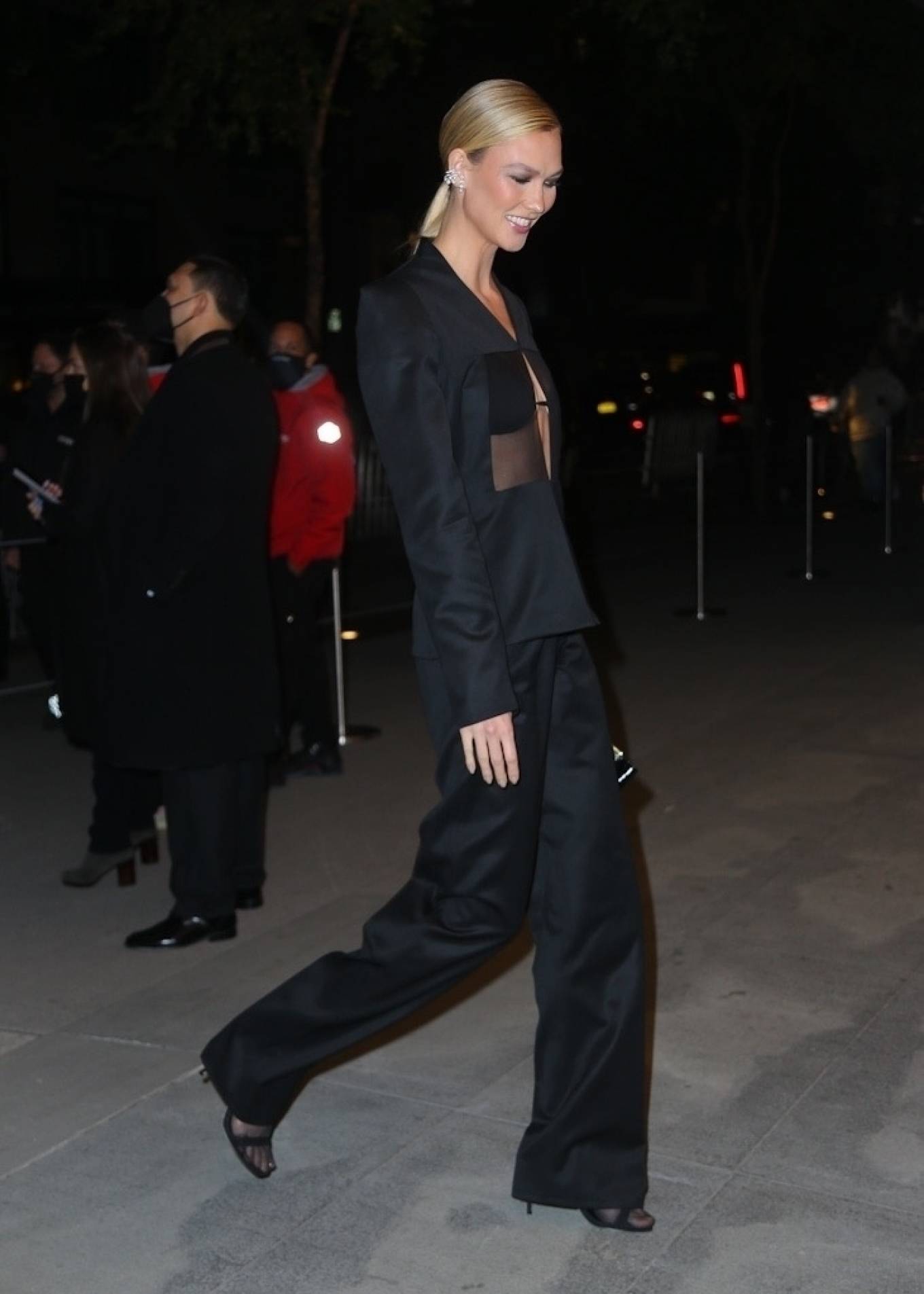 Karlie Kloss 2021 : Karlie Kloss – In a black resemble stepping out in New York City-19