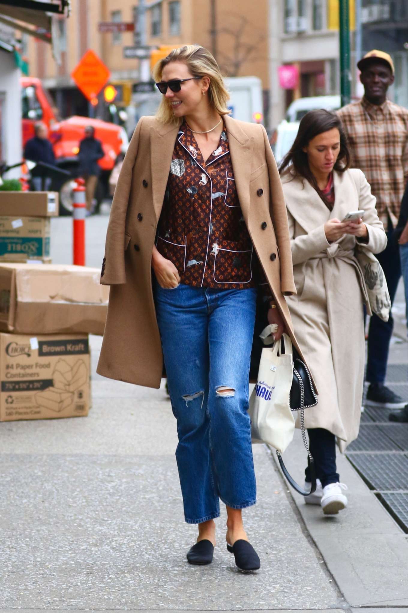 Karlie Kloss 2020 : Karlie Kloss in Ripped Jeans – Out in New York City-09