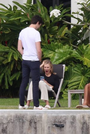Karlie Kloss - Is spotted on a Sunday afternoon in Miami Beach