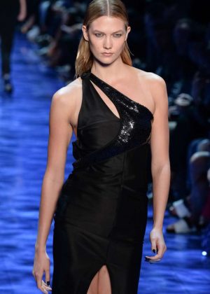 Karlie Kloss - Mugler Fashion Show SS17 in Paris
