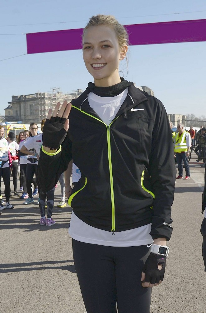 Karlie Kloss - Running the Paris Half-Marathon