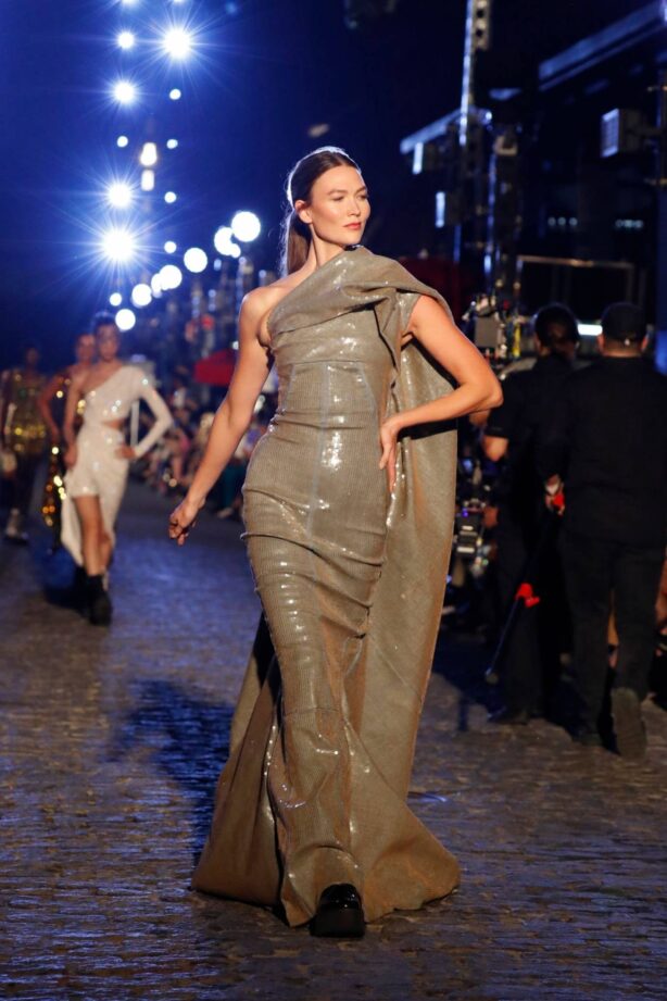 Karlie Kloss - VOGUE World New York during New York Fashion Week