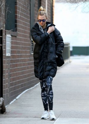 Karlie Kloss - Walks home from the gym in New York City