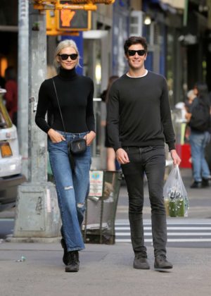 Karlie Kloss - Walks home with Joshua Kushner in NYC