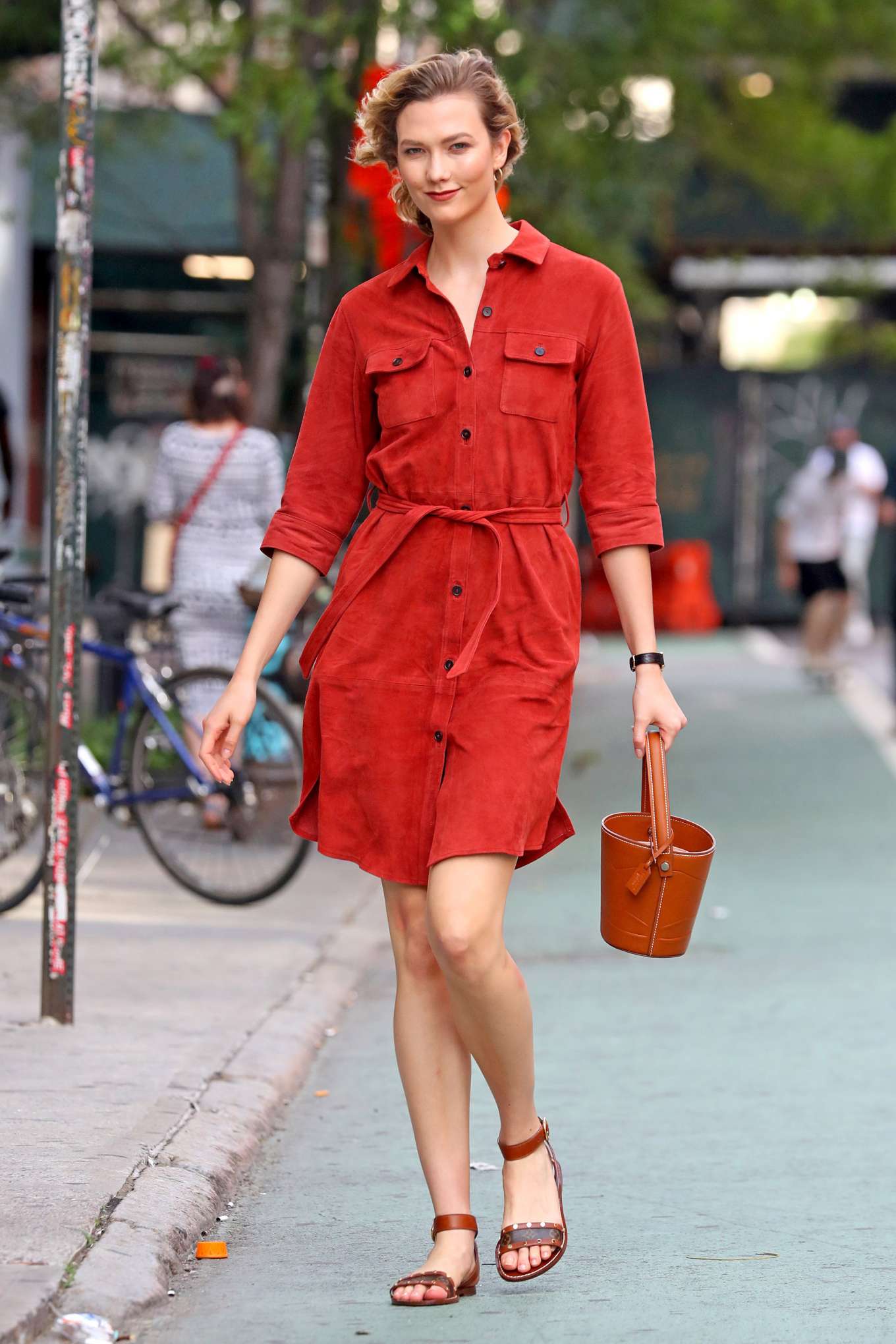 Karlie Kloss Wearing A Red Dress 18 Gotceleb