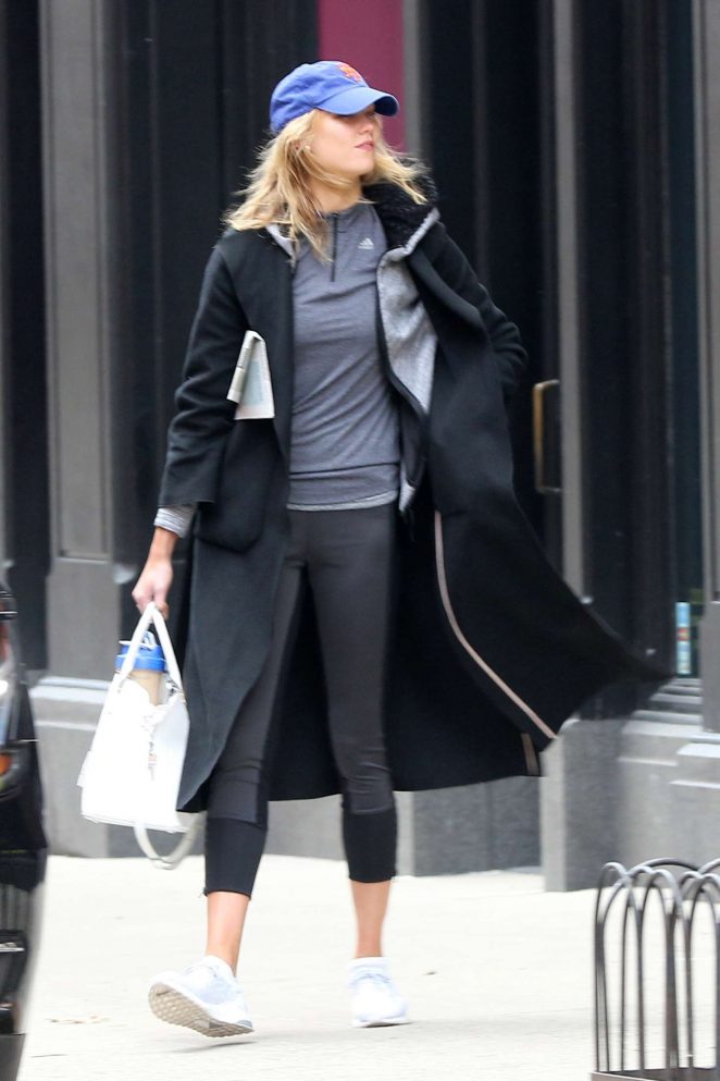 Karlie Kloss - Wears a baseball cap out in NYC
