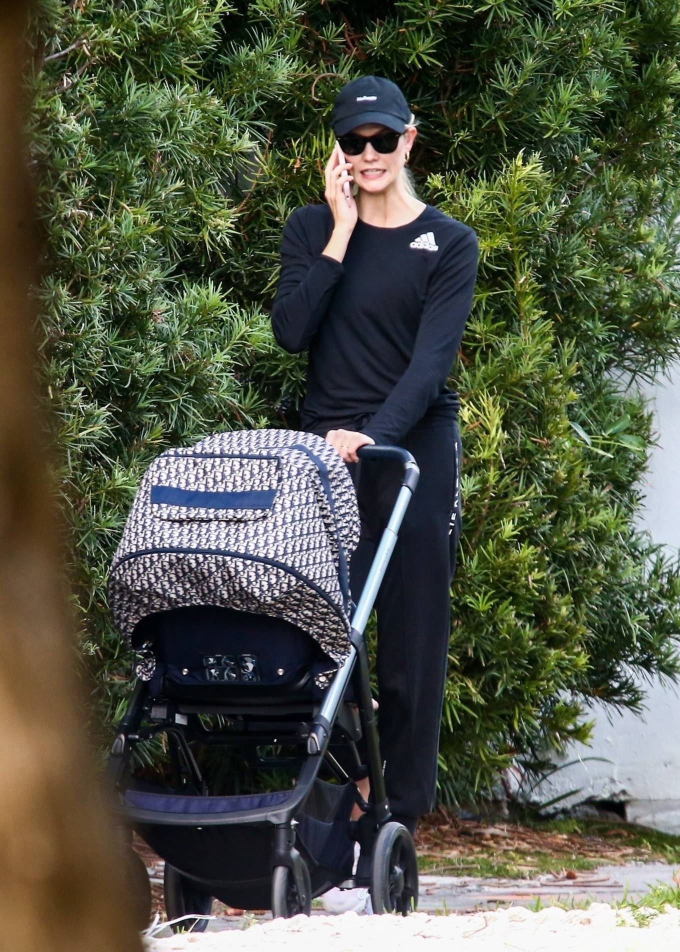Karlie Kloss 2021 : Karlie Kloss – With her baby boy Levi out in Miami Beach-11