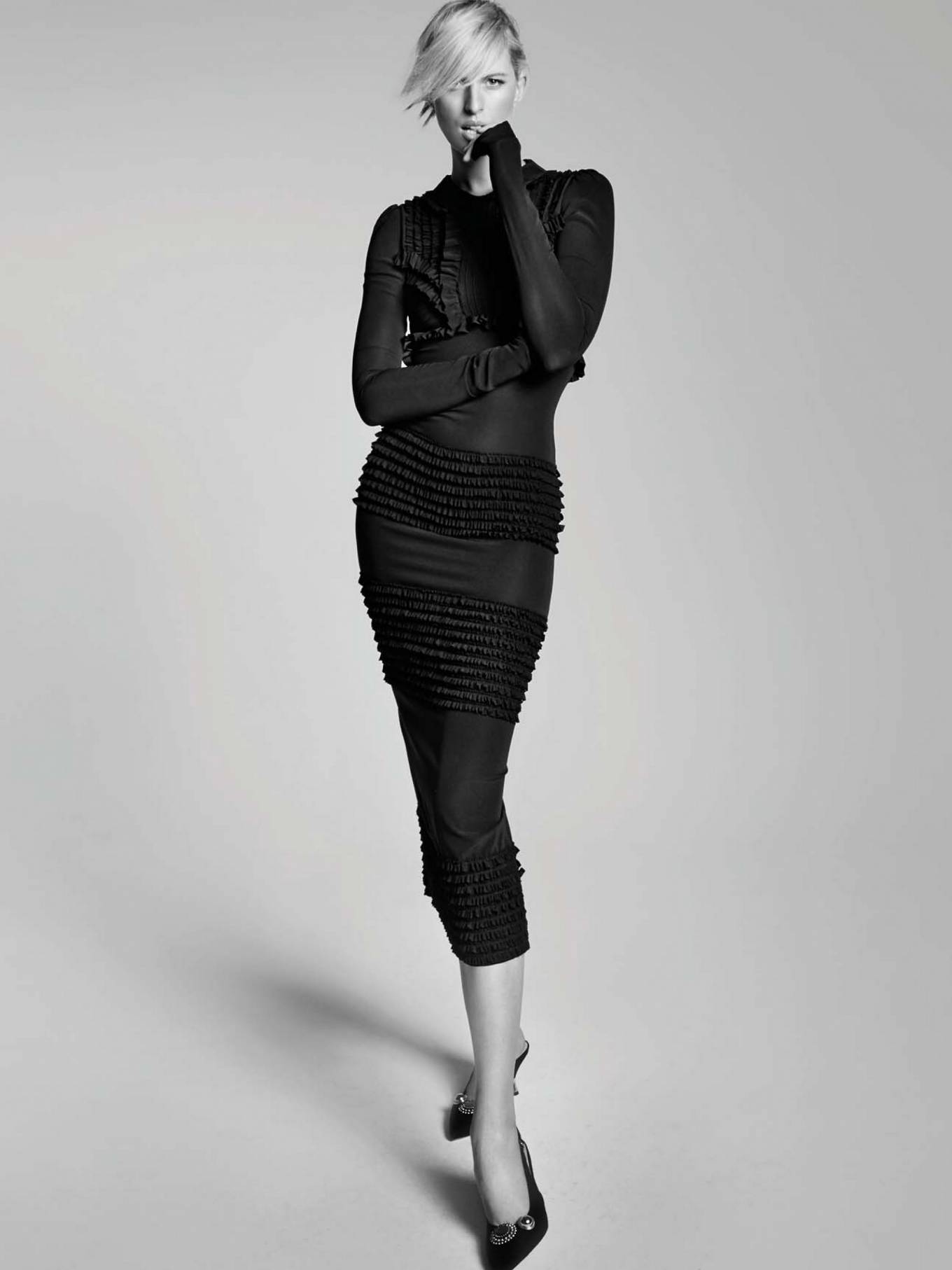 Karolina Kurkova - LOfficiel Italy - The Summer & Luxury Issue 2020-13 ...