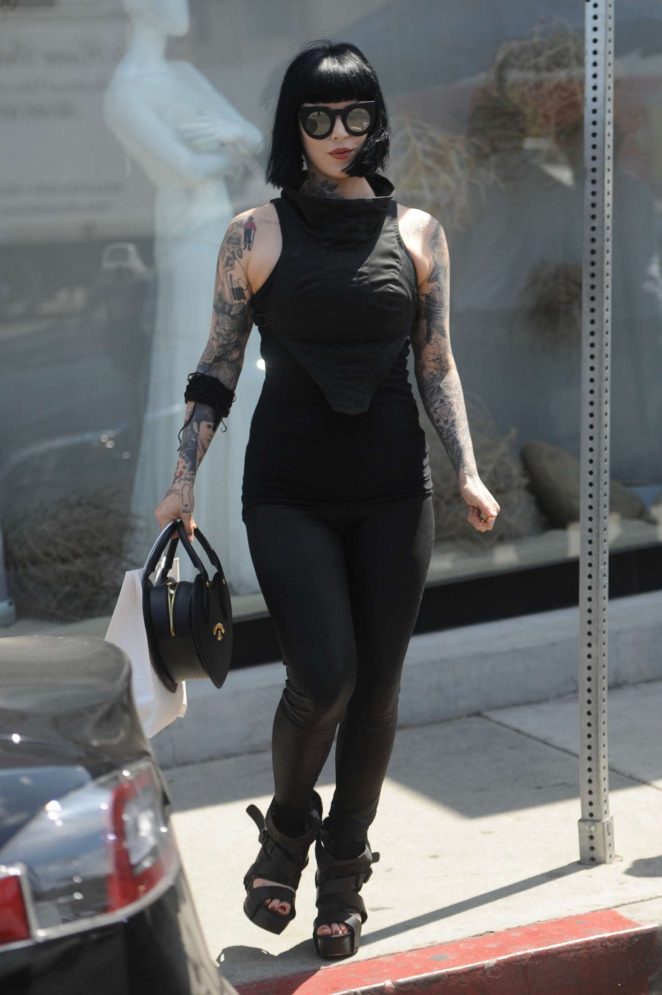 Kat Von D - Leaving a hair salon in Los Angeles