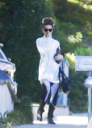 Kate Beckinsale - Goes to a painting class in Westwood