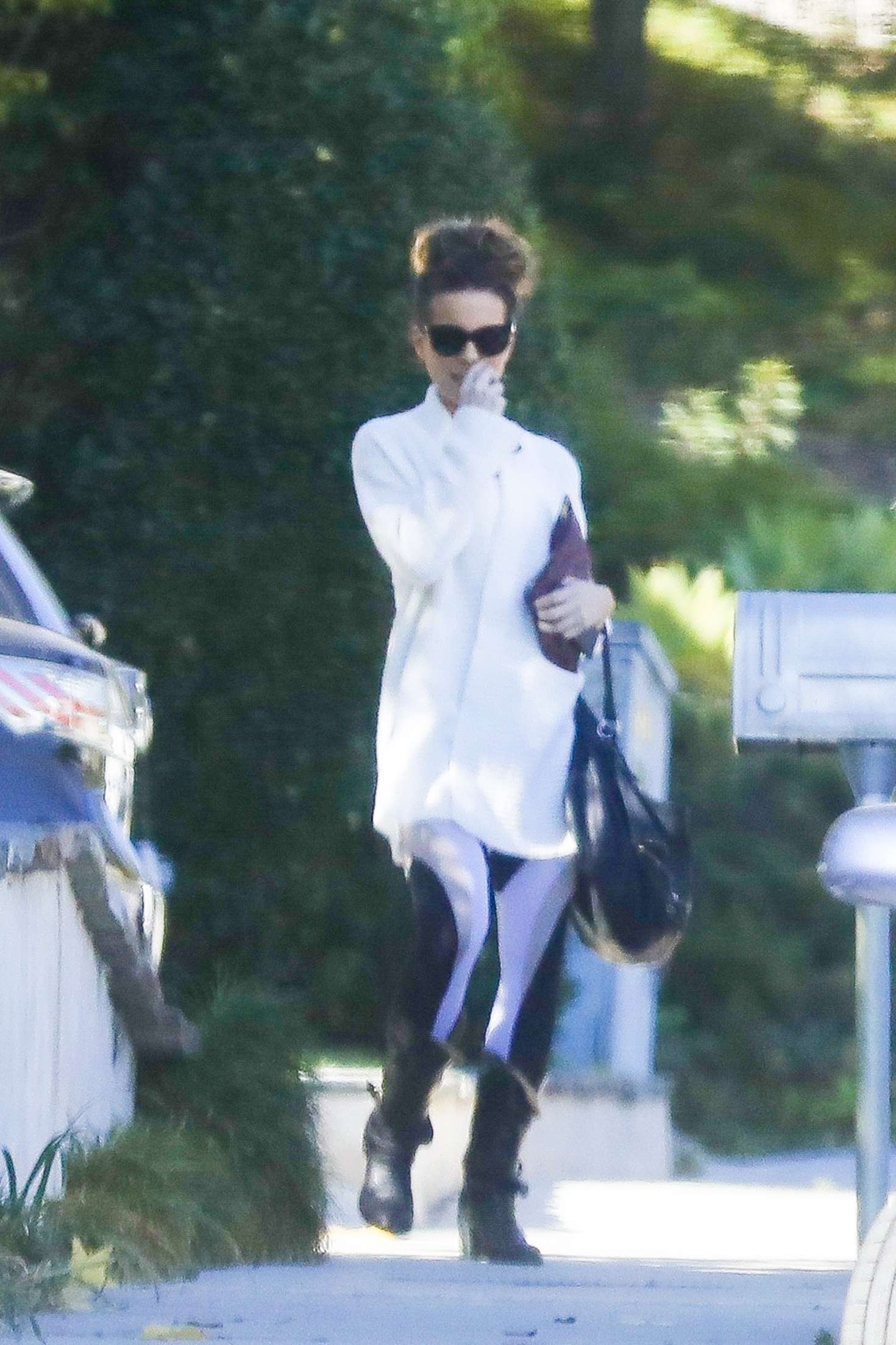 Kate Beckinsale - Goes to a painting class in Westwood