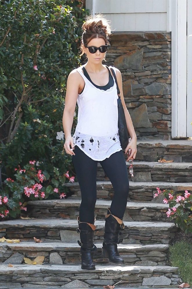 Kate Beckinsale - Heading to the gym in Los Angeles