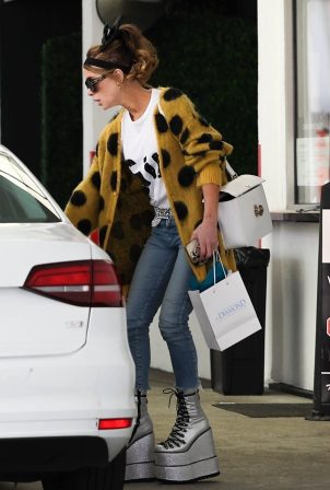 Kate Beckinsale - Leaving a skin care clinic in Beverly Hills