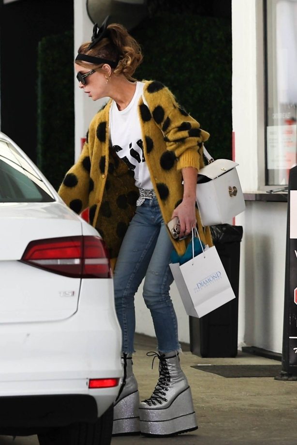 Kate Beckinsale - Leaving a skin care clinic in Beverly Hills
