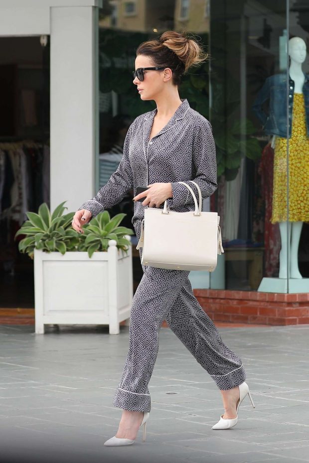 Kate Beckinsale - Shopping in Brentwood