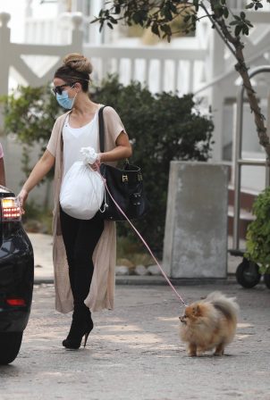 Kate Beckinsale - takes her dog out in Santa Monica