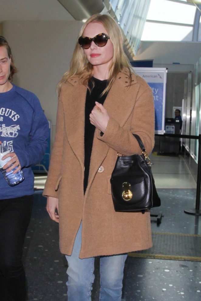 Kate Bosworth - Arrives at LAX Airport in Los Angeles