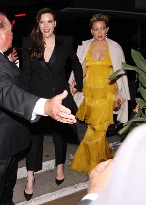 Kate Hudson and Liv Tyler - Arriving to Gwyneth Paltrow's Black Tie Event in LA
