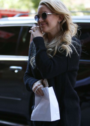 Kate Hudson - Arriving at her hotel in New York