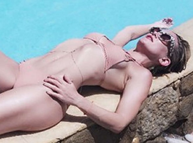 Kate Hudson in Bikini - Instagram
