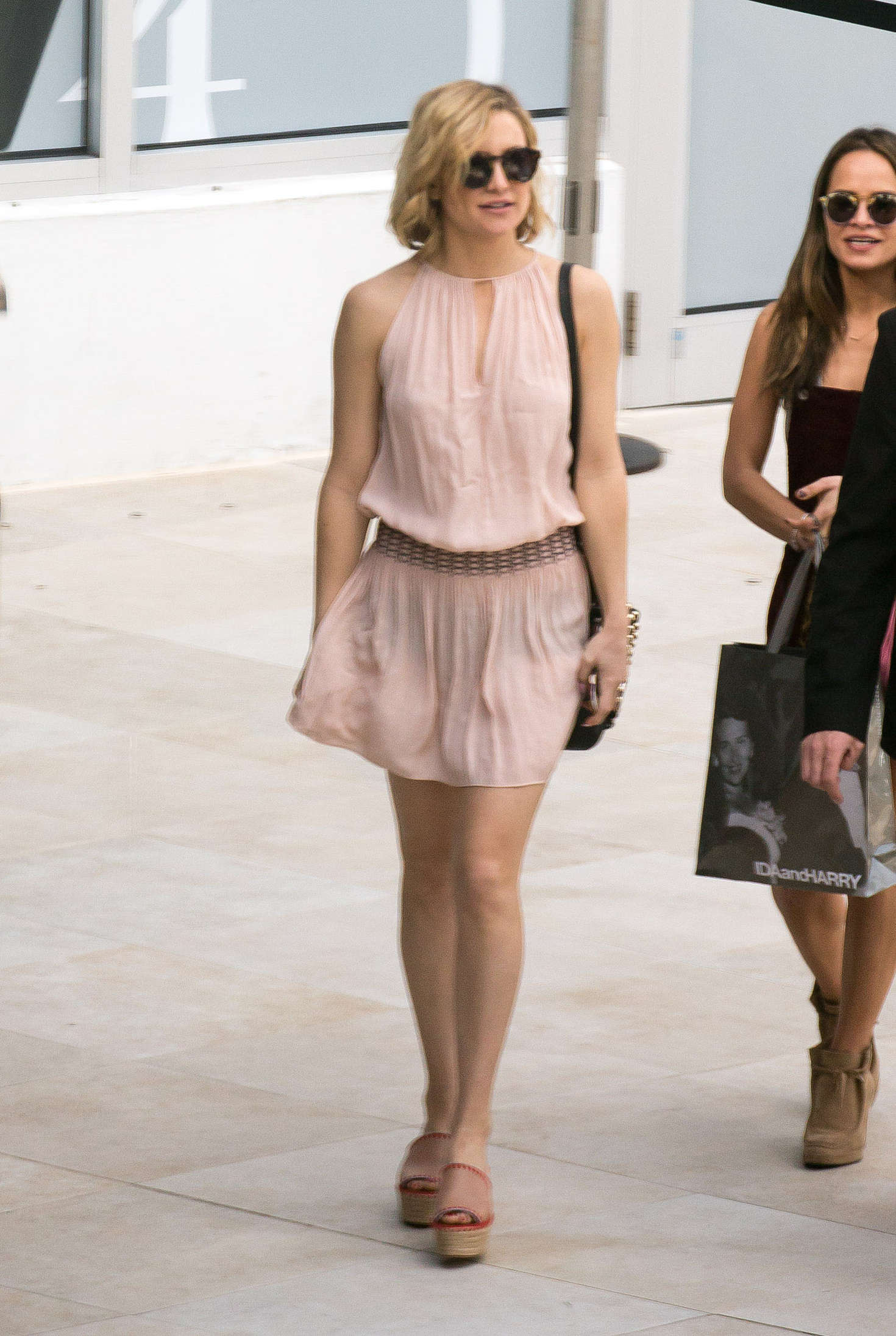 Kate Hudson in mini dress -03 GotCeleb