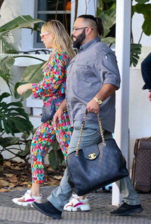 Kate Hudson - Leaving her hotel in Miami Beach