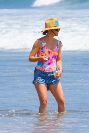 Kate Hudson on the beach in Malibu