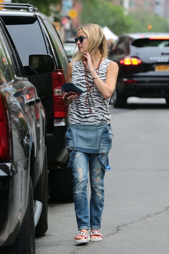 Kate Hudson in Jeans Out in NYC