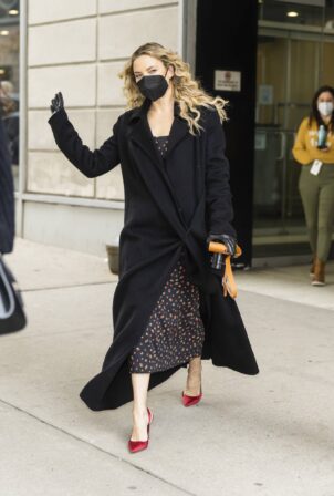 Kate Hudson - Steps out in New York