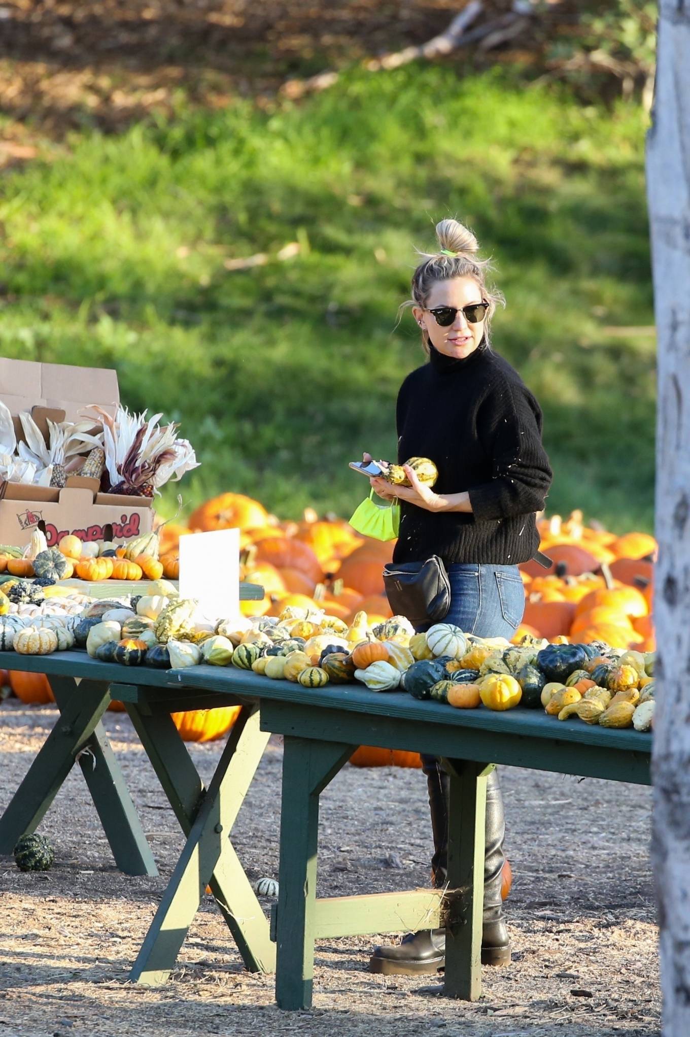 Kate Hudson 2021 : Kate Hudson – Takes all of her kids and husband Danny Fujikawa to a pumpkin patch in Santa Monica-15
