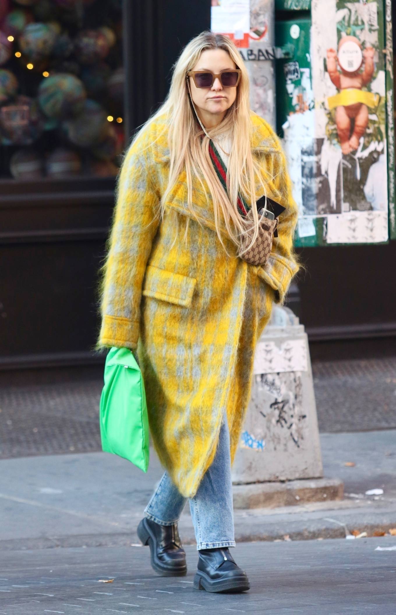 Kate Hudson - Wear yellow coat while braving the cold weather in NYC