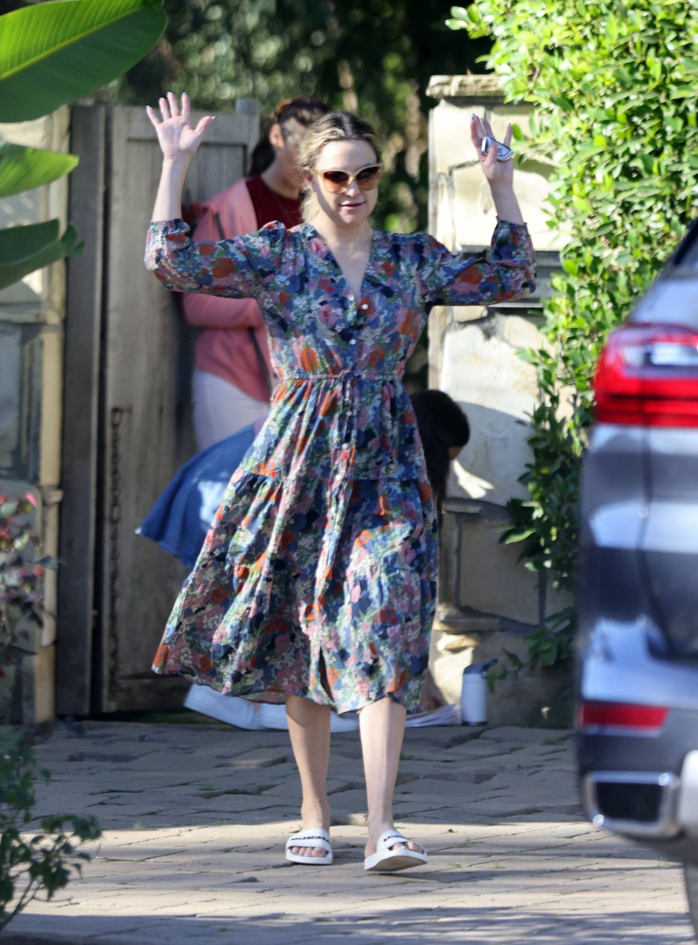 Kate Hudson 2022 : Kate Hudson – Wears a flower dress while out in Los Angeles-02